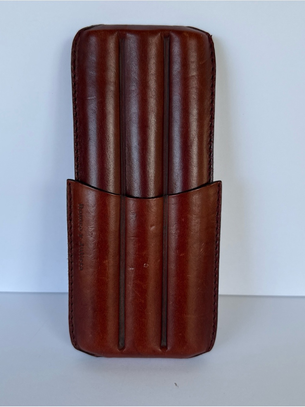 Romeo y Julieta Burgundy Leather 3-Cigar Pocket Case Holder  Made in Italy